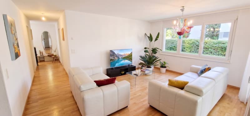 Unique WG-Share: Private Bedroom + Entire Flat to Yourself Mon-Fri! (Pfäffikon SZ) (1)