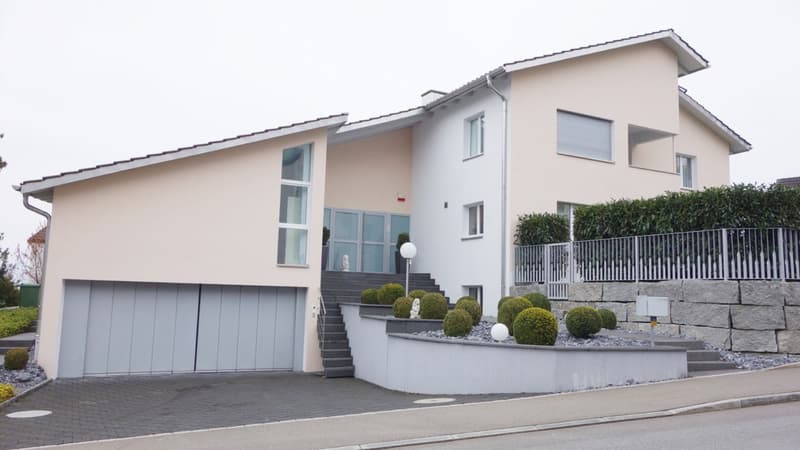 28 m² room + 8 m² private balcony | Garden & sauna | Horgen (10)