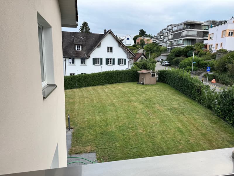 28 m² room + 8 m² private balcony | Garden & sauna | Horgen (9)