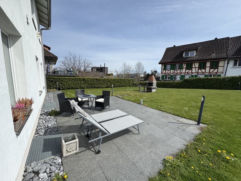 28 m² room + 8 m² private balcony | Garden & sauna | Horgen (4)
