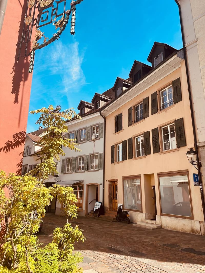 Gemütliche 3-Zimmer-Altbauwohnung mit Kamin mitten im Städtli Rheinfelden (9)