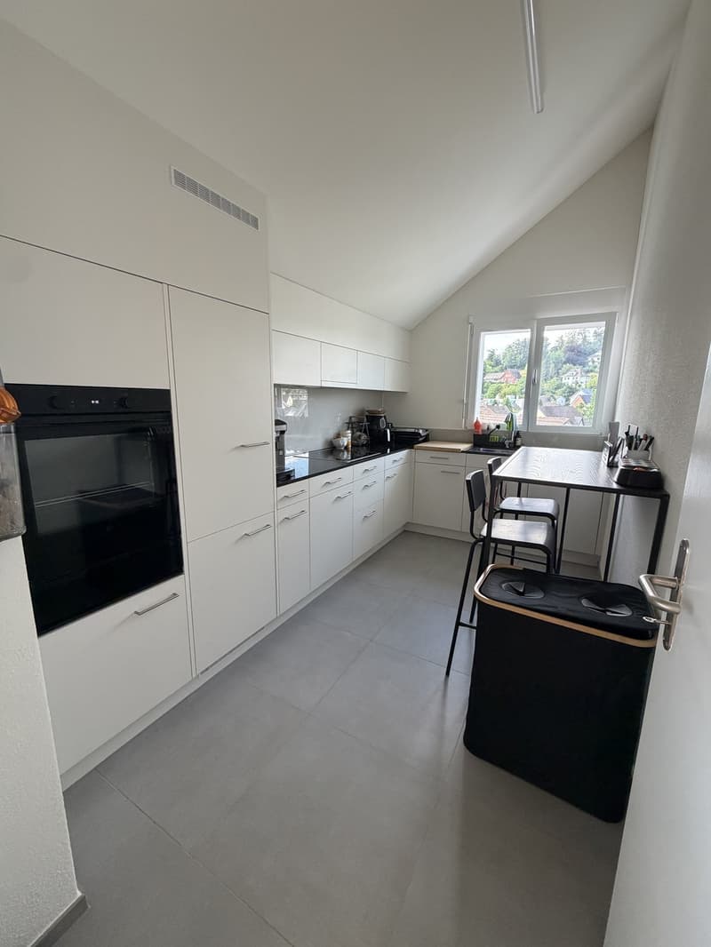 Helle 3 ½ Zimmer Wohnung mit Galerie (7)