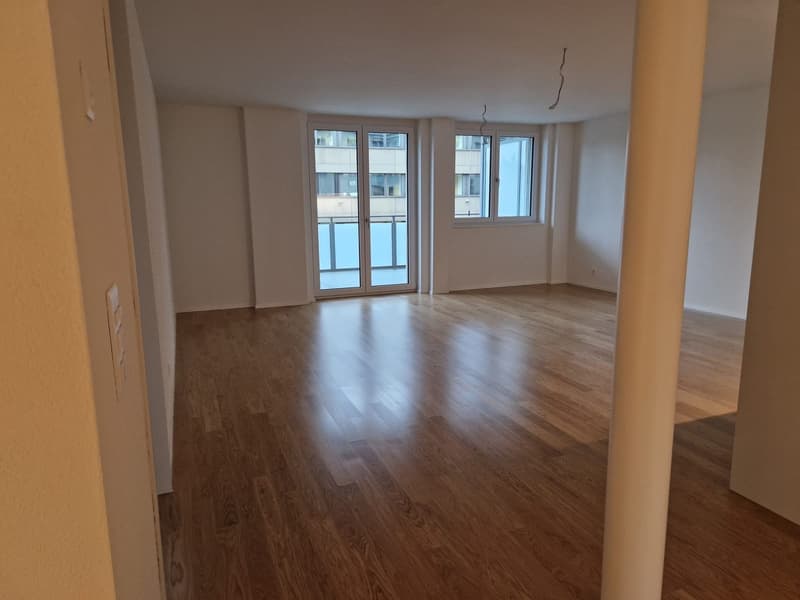 Grosszügige moderne 3.5-Zimmer-Wohnung mit Balkon in Dietikon (1)