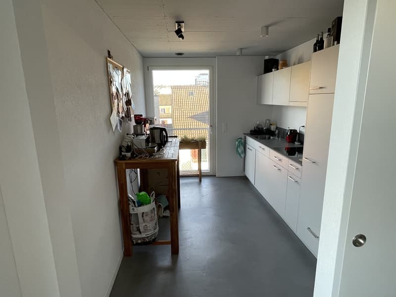 Moderne 1.5-Zi. Wohnung mit Möbel abzugeben (4)