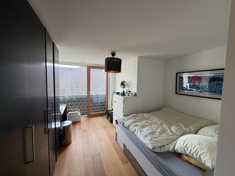 WG Zimmer mit eigenem Badezimmer und Tiefgaragenparkplatz (1)