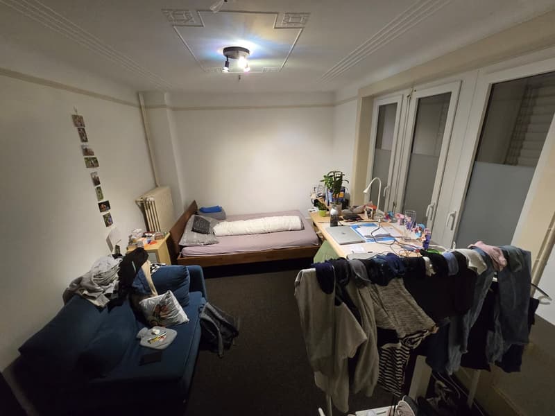 2 freie Zimmer in sympathischer 11-Personen-WG (1)