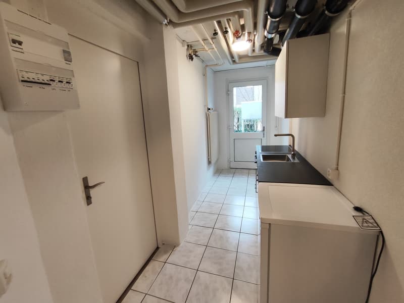 Ein-Zimmer-Wohnung mit zwei Hobbyräumen in Zürich-Oerlikon (6)