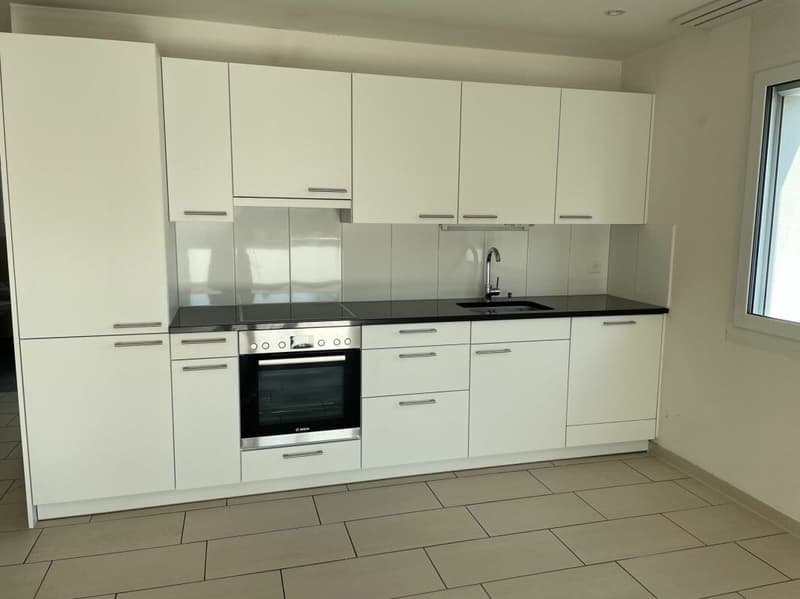 Helle 3.5-Zimmer-Wohnung mit grossem Balkon in ruhiger Lage (4)