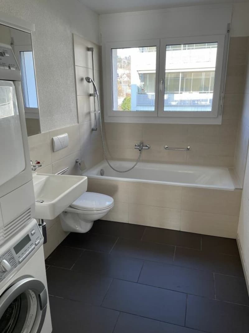 Helle 3.5-Zimmer-Wohnung mit grossem Balkon in ruhiger Lage (5)