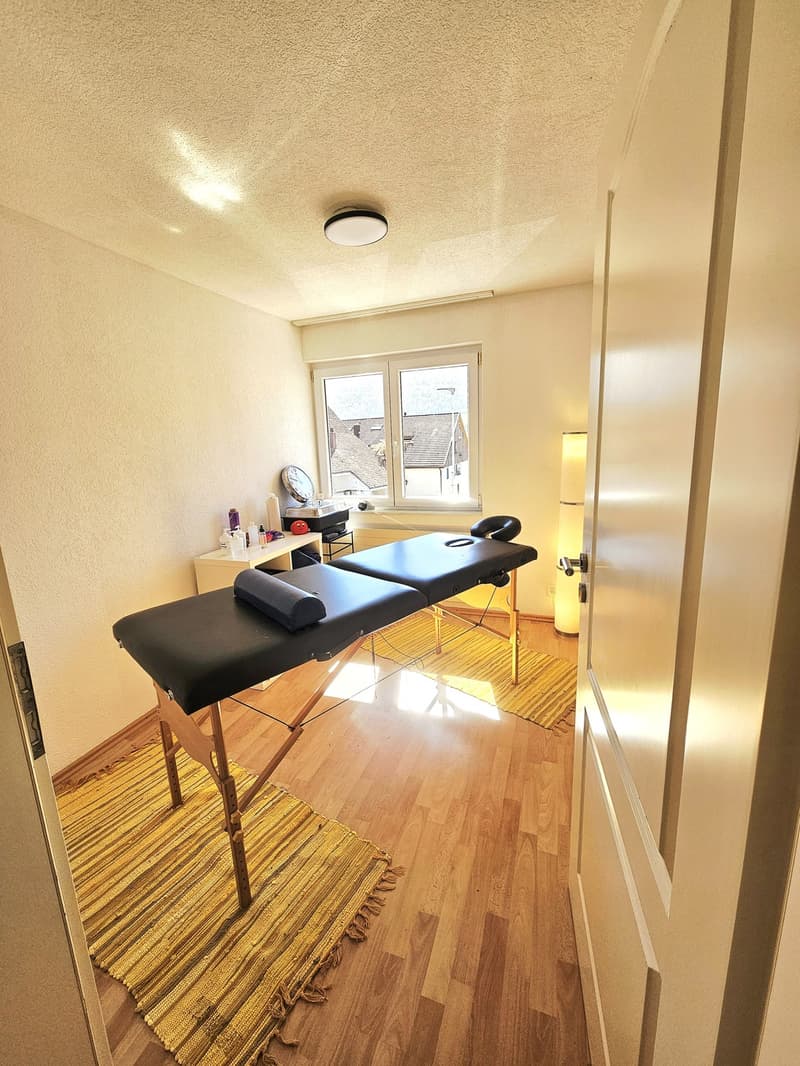 4-Zimmerwohnung für 1180.00 CHF, inkl. Nebenkosten und Parkplatz (8)