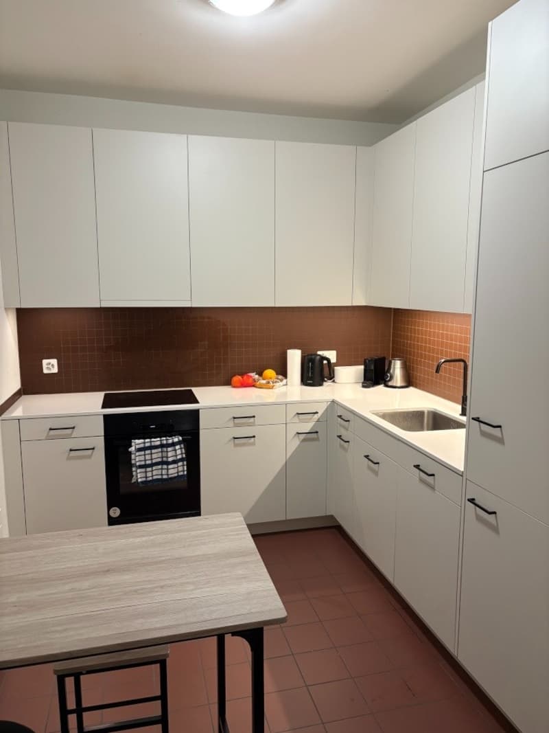 2.5-Zimmer-Wohnung in Enge, 150 m vom Zürichsee: ab 1. Oktober ein Zimmer, ab 1. November die ganze Wohnung (1)