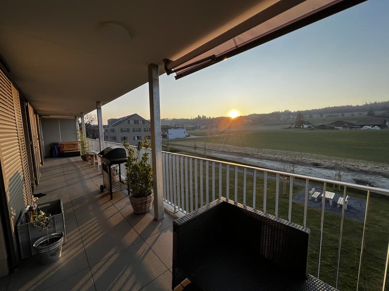 4.5-Zimmer-Wohnung mit traumhafter Aussicht ins Grüne (2)