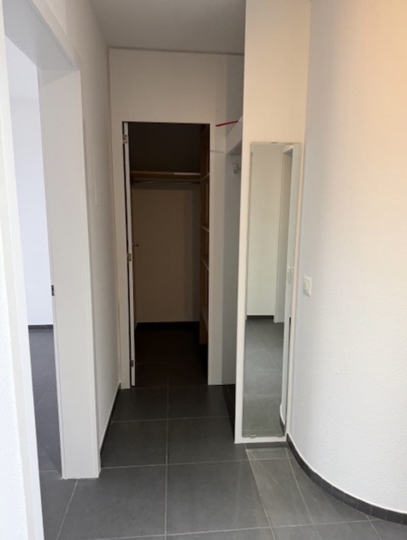 Ruhige 2-Zimmer-Wohnung mit Balkon und wunderschöner Aaresicht in Port (7)