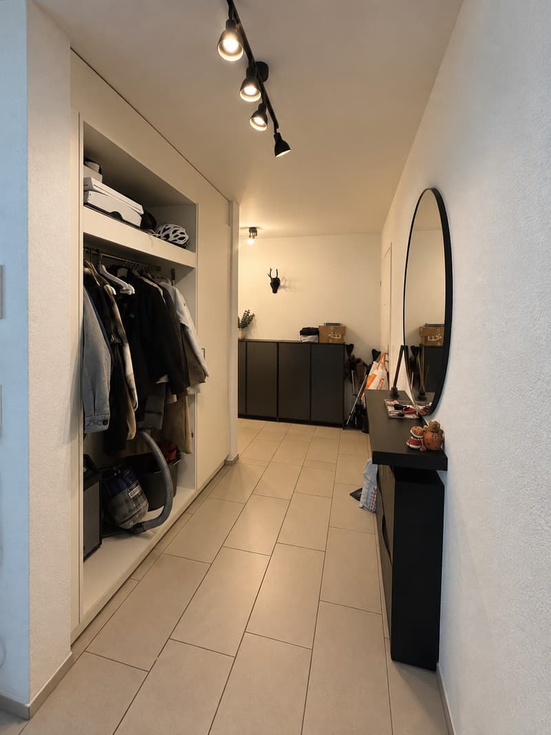 Moderne 3.5-Zimmer-Erdgeschosswohnung mit grosszügigem Sitzplatz (4)