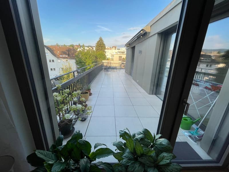 Moderne 2.5-Zimmer-Wohnung (58 m²) in Kilchberg mit Seesicht und grosser 40 m² Terrasse (3)