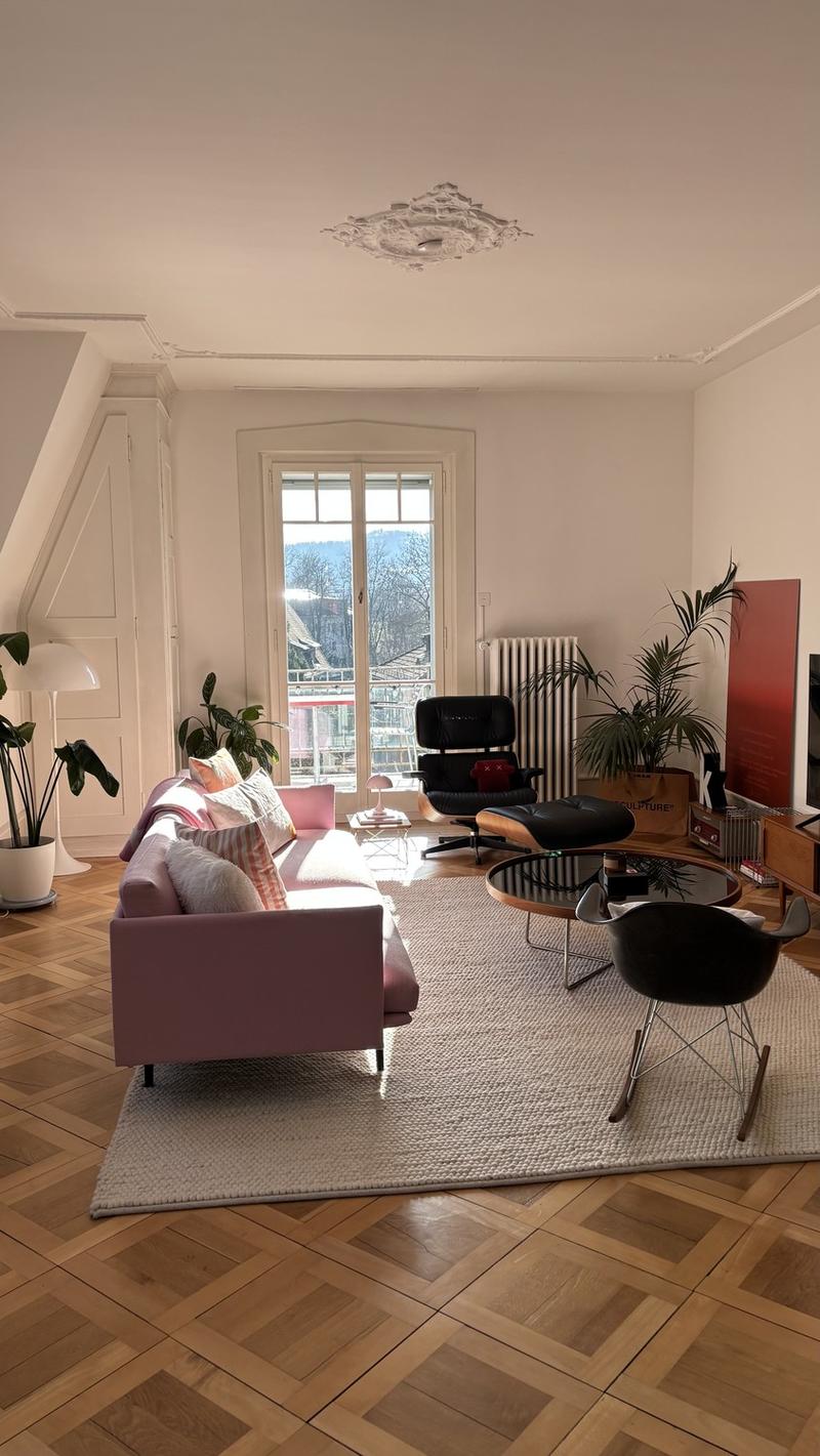 Sonniges Altbau Bijou mit zwei Balkonen und Blick ins Grüne (3)