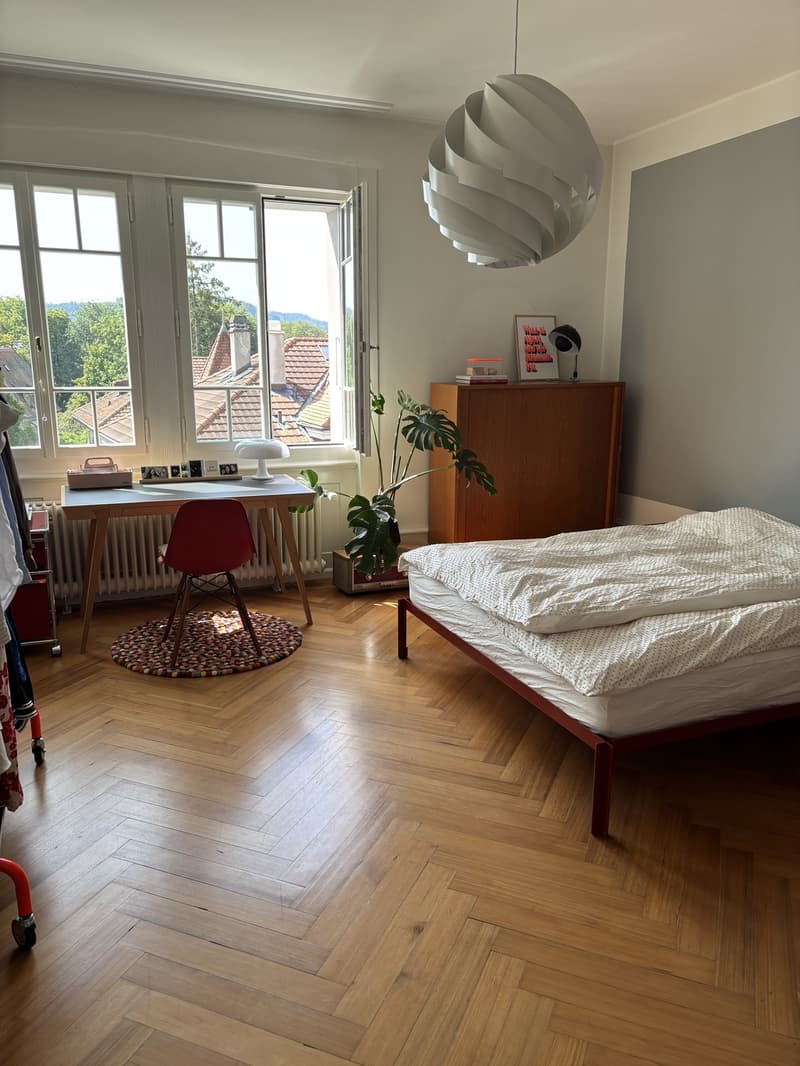 Sonniges Altbau Bijou mit zwei Balkonen und Blick ins Grüne (8)