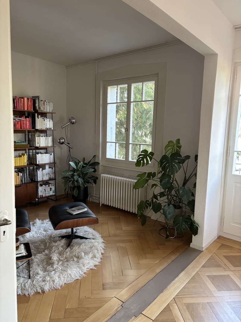 Sonniges Altbau Bijou mit zwei Balkonen und Blick ins Grüne (4)