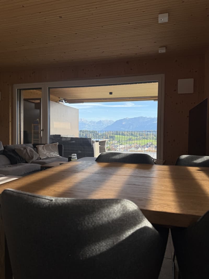 3.5-Zimmer-Wohnung mit traumhafter Bergsicht (4)