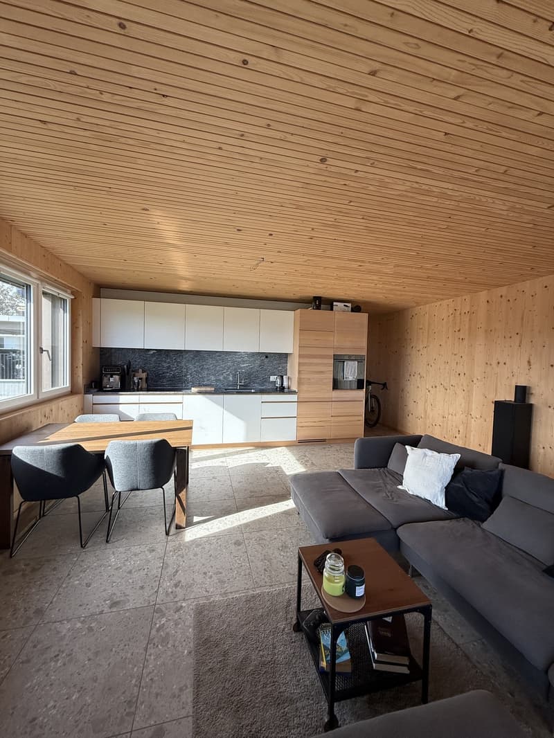 3.5-Zimmer-Wohnung mit traumhafter Bergsicht (2)