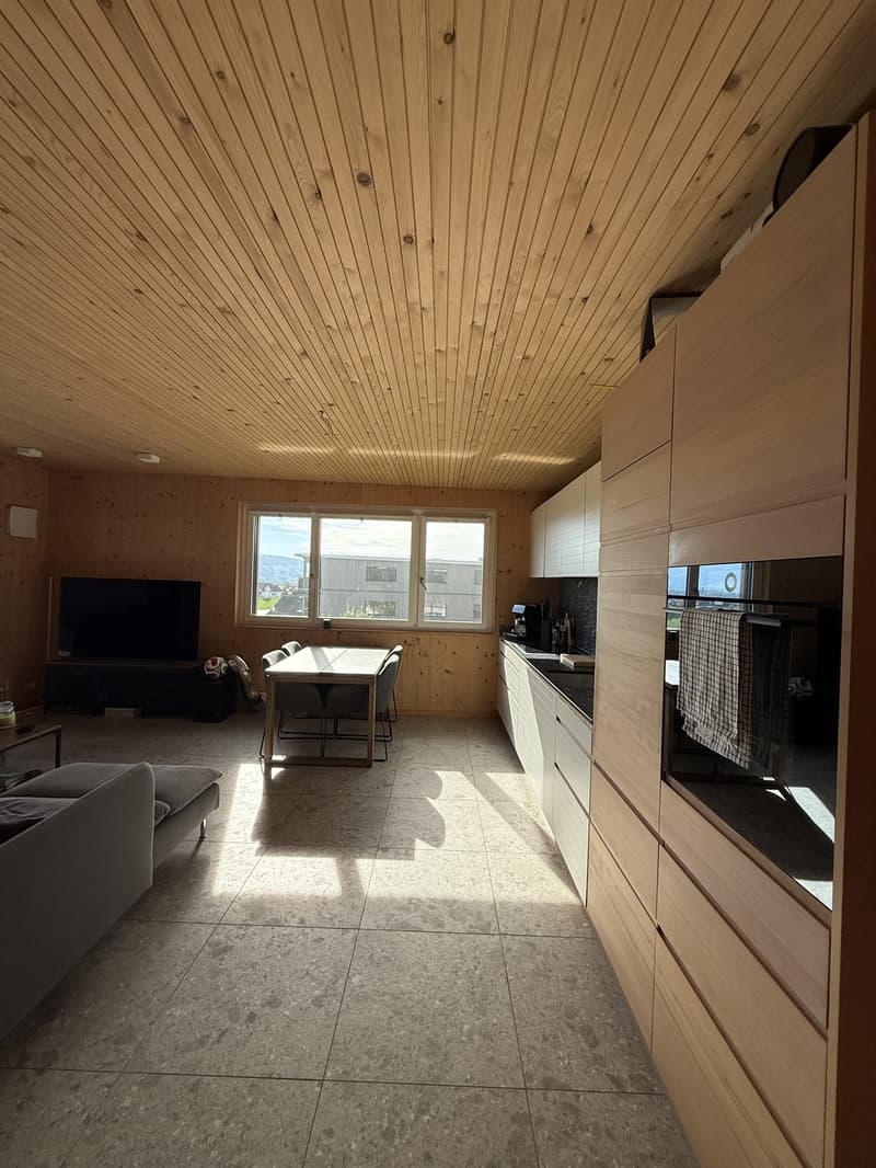 3.5-Zimmer-Wohnung mit traumhafter Bergsicht (3)