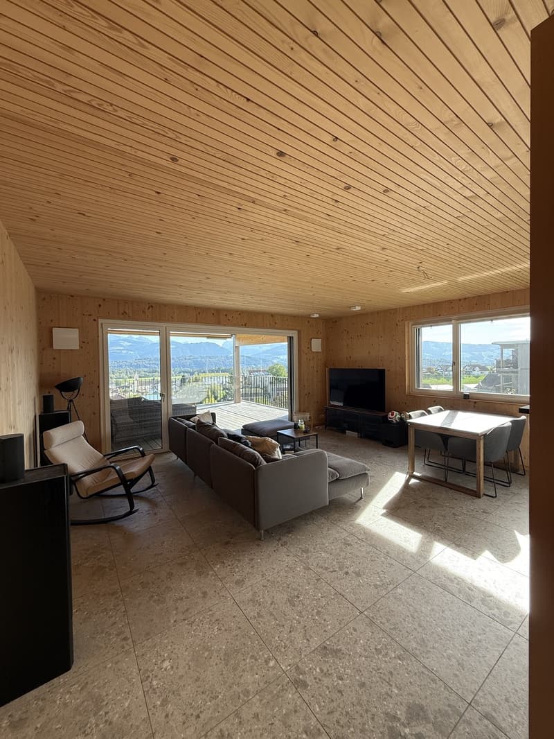 3.5-Zimmer-Wohnung mit traumhafter Bergsicht (1)