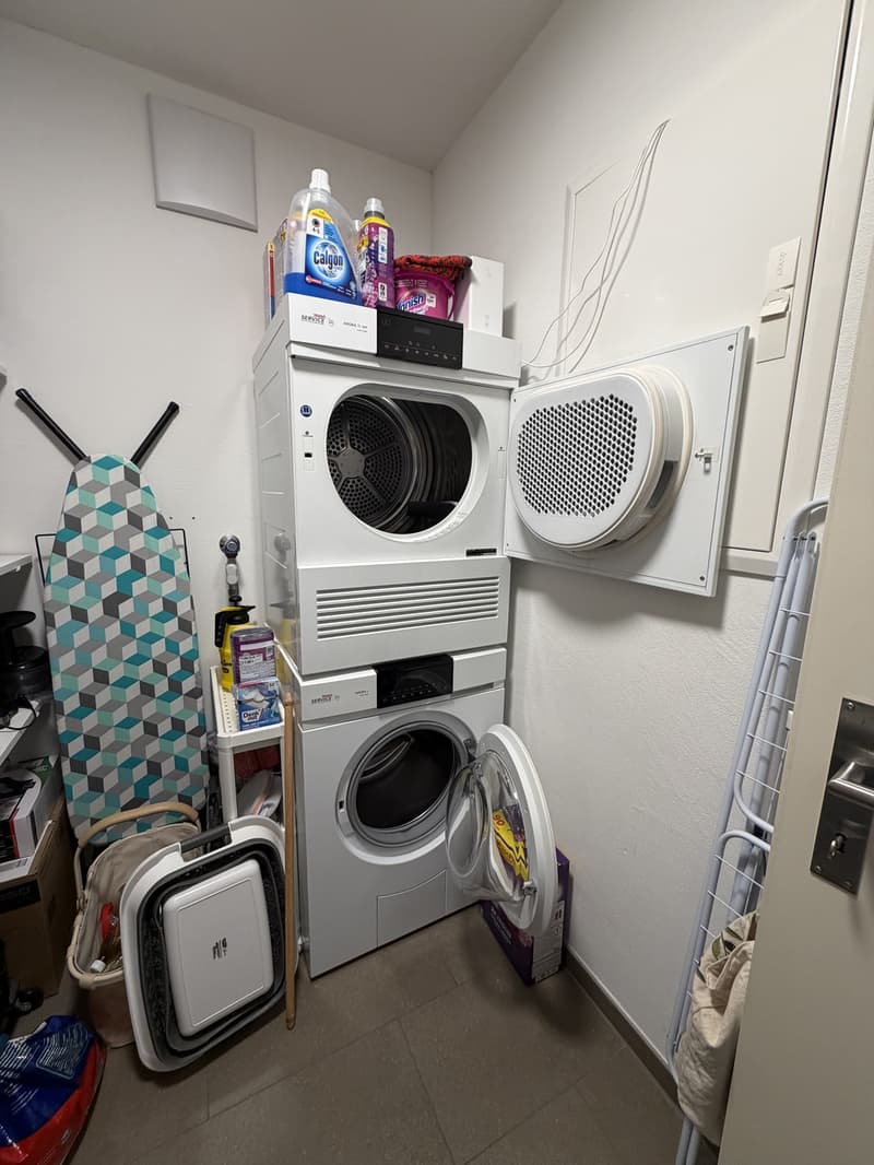 Helle grosse 3.5 Zimmer Wohnung (4)