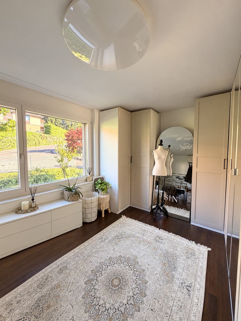 Helle grosse 3.5 Zimmer Wohnung (2)