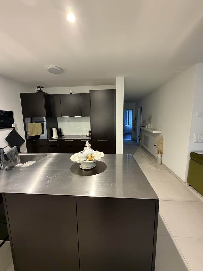 Helle grosse 3.5 Zimmer Wohnung (5)