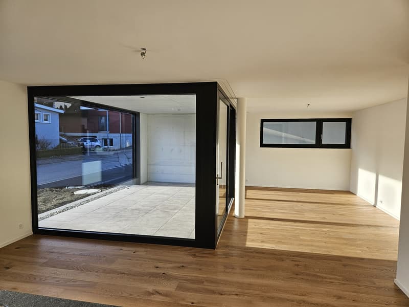 Moderne 4.5-Zimmer-Neubauwohnung mit grosser Loggia und Garten (2)
