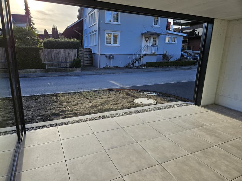 Moderne 4.5-Zimmer-Neubauwohnung mit grosser Loggia und Garten (4)