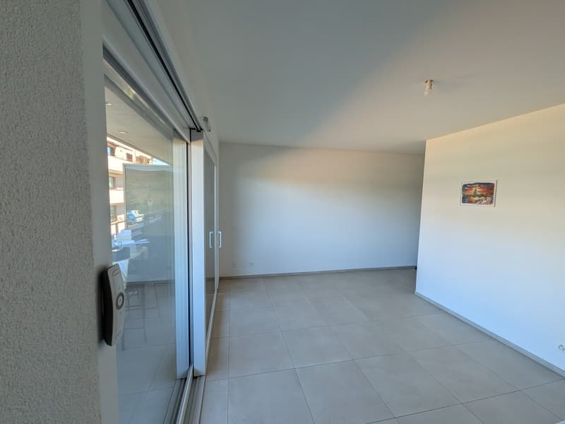 À reprendre : charmant studio (1 pièce) de 31 m² avec balcon et parking (1)