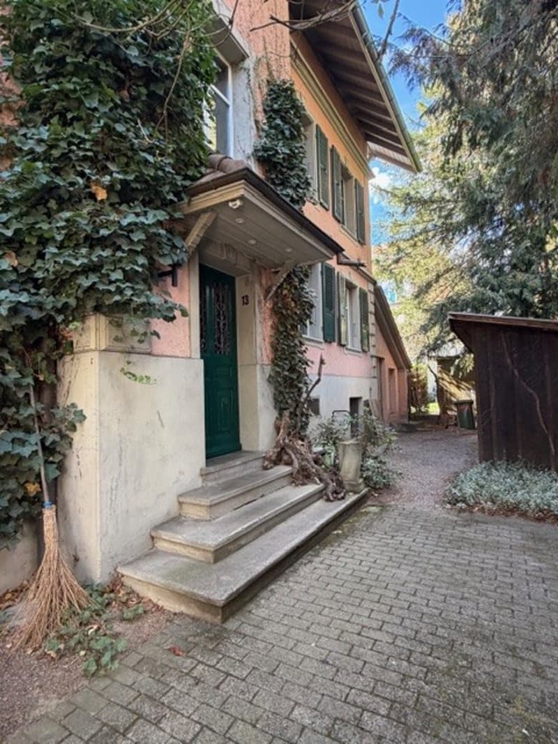Wunderschöne Altbauwohnung an ruhiger Lage (11)