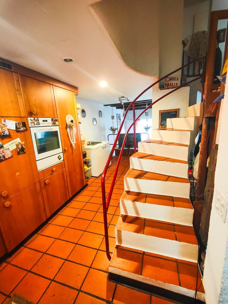 5.5 Zimmer Wohnung mit besonderem Charme (4)