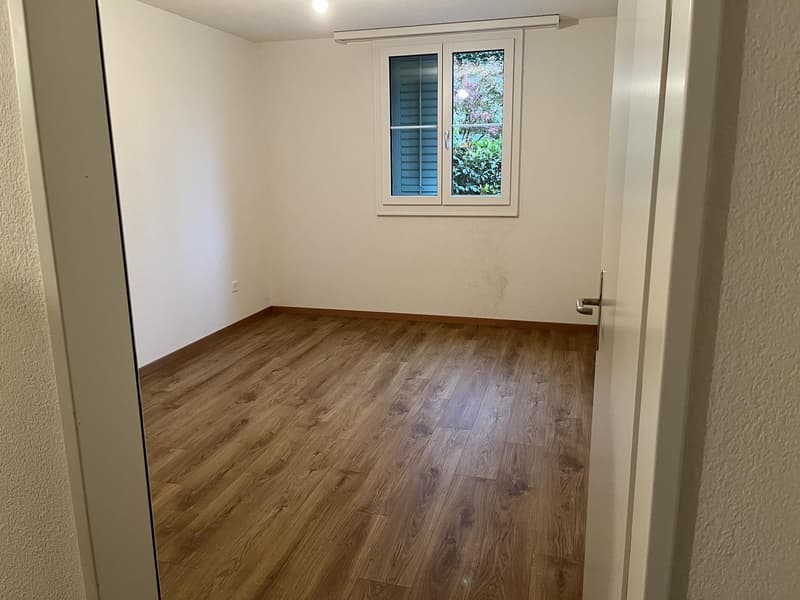3.5 Zimmer Gartenwohnung per 1. Dezember zu vermieten (12)