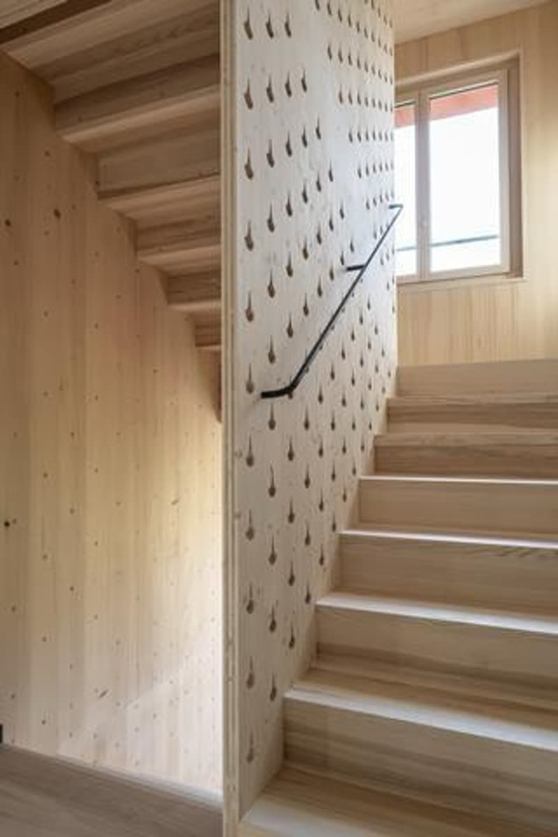 Attraktive 6.5-Zimmer-Maisonettewohnung mit Galerie, privatem Bauerngarten und 3 Parkplaetzen (9)