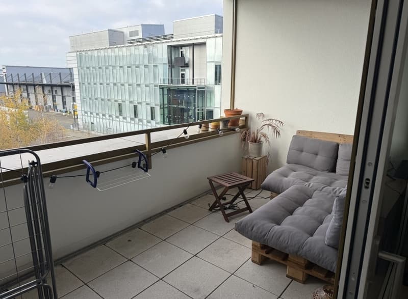 Moderne 3.5-Zimmer-Wohnung mit grosser Loggia in Zürich Oerlikon (7)