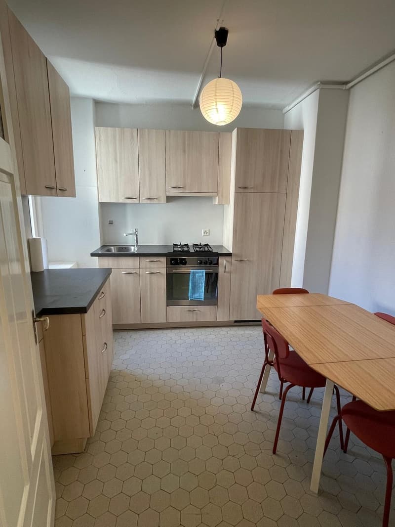 Vollmöbiliertes Zimmer in 4er WG (2)
