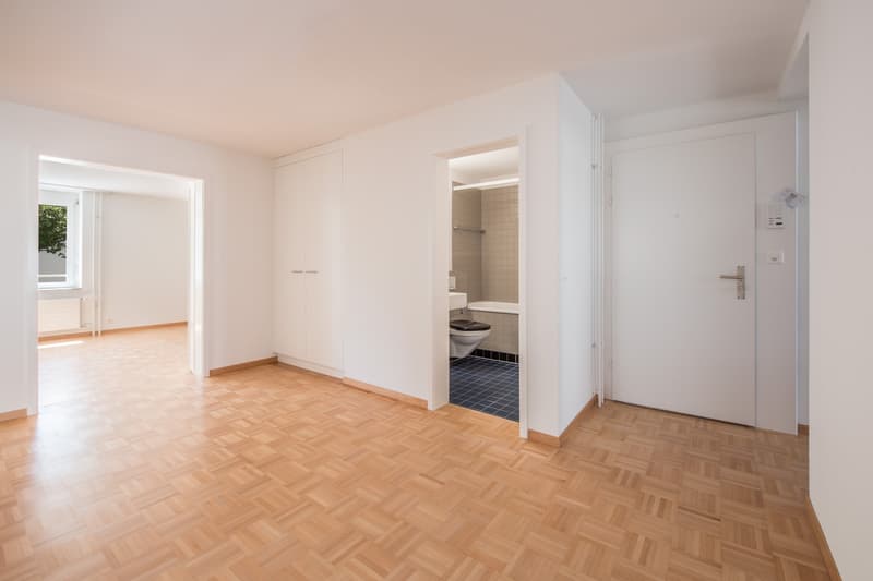 Zentrale 4-Zimmer Wohnung + Garagenplatz (2)