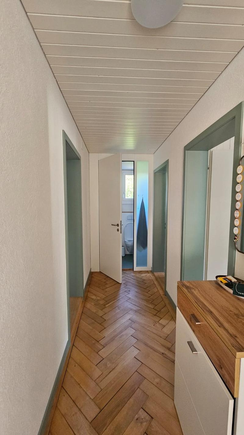 Wohnen mit viel Charme: stilvoll sanierte, voll möblierte Wohnung mit Terrazzo und Fischgrätparkett (4)