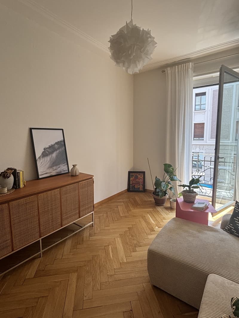Renovierte 2.5-Zimmer Altbauwohnung im Gundeli nahe SBB (2)