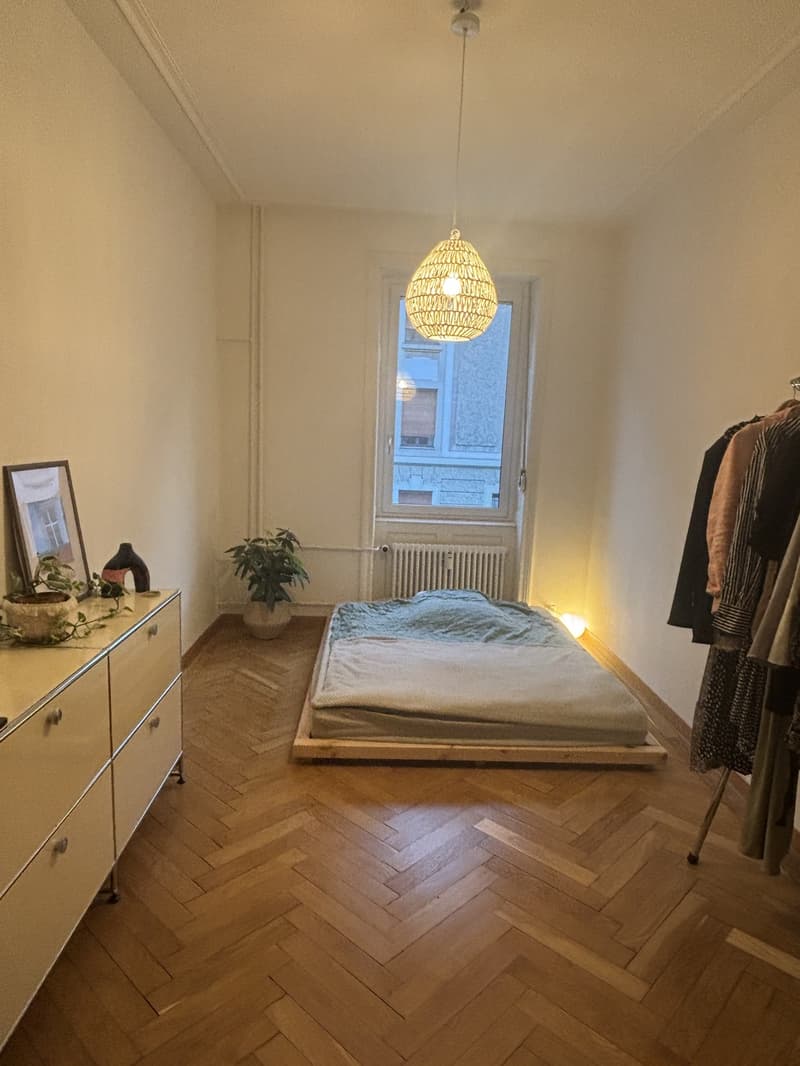Renovierte 2.5-Zimmer Altbauwohnung im Gundeli nahe SBB (3)