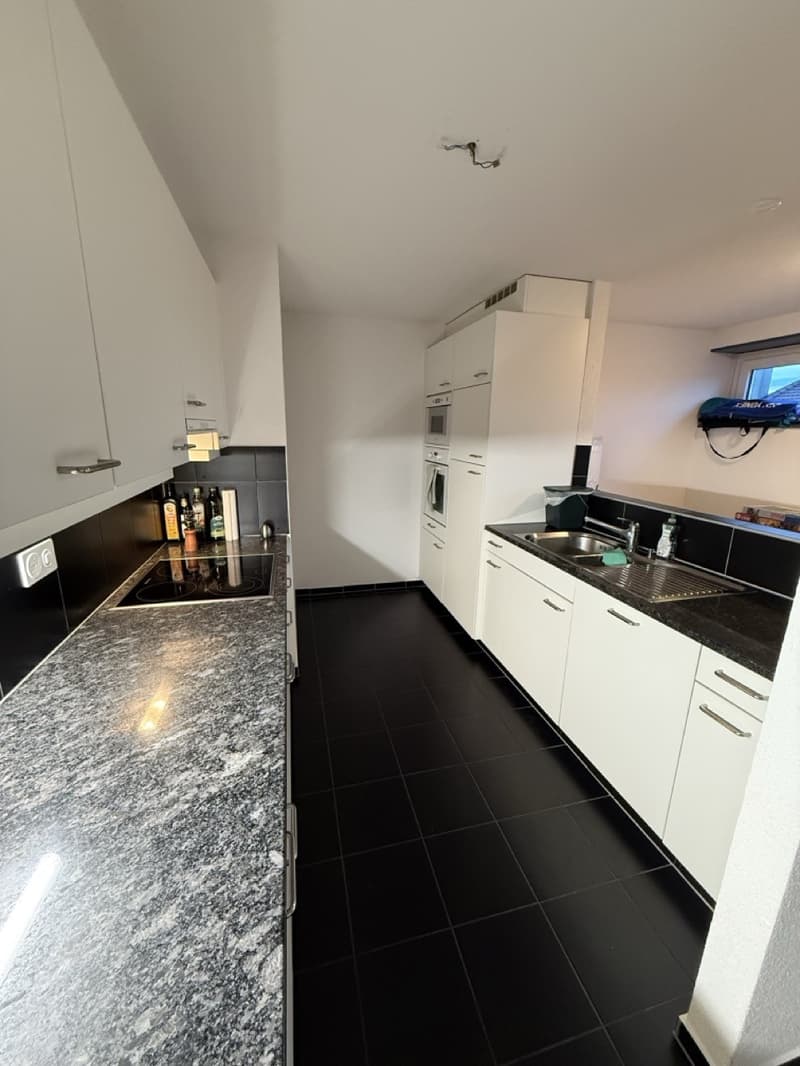 Nachmieter Gesucht für schöne 3.5-Zimmer-Wohnung im 4. Obergeschoss (6)