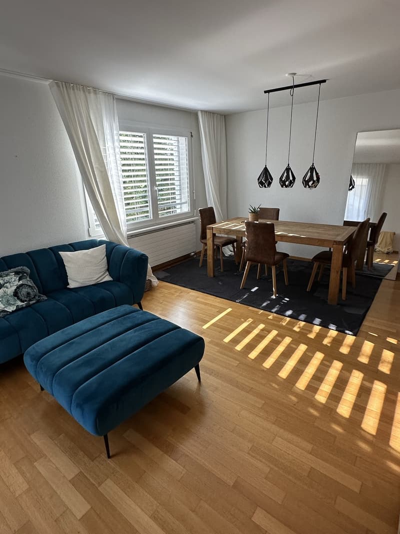 Helle 2.5-Zimmer-Wohnung mit Balkon in Zürich-Höngg  Nachmieter gesucht (2)