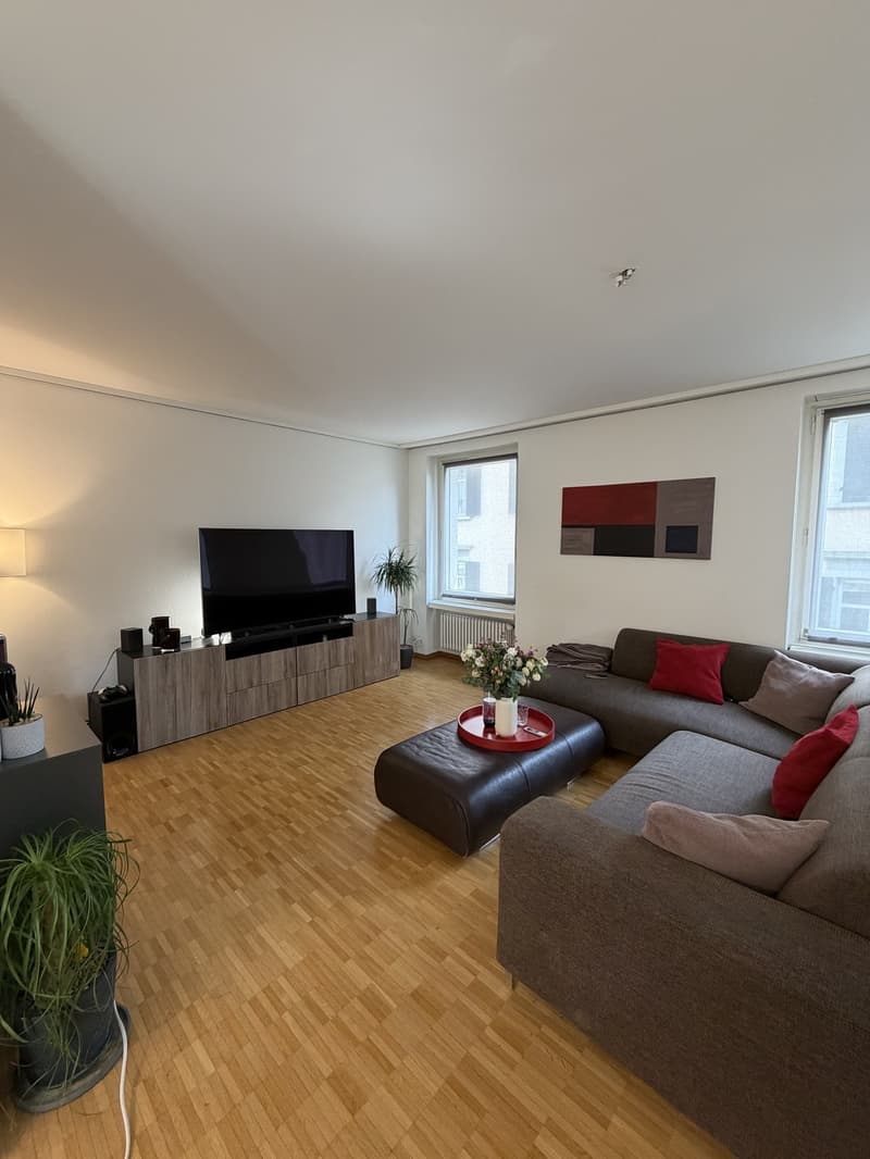 Grosszügige, lichtdurchflutete 3.5 Zimmerwohnung mit zwei Balkonen in Hottingen (10)