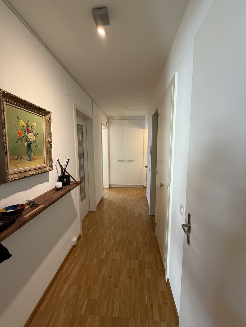 Grosszügige, lichtdurchflutete 3.5 Zimmerwohnung mit zwei Balkonen in Hottingen (5)