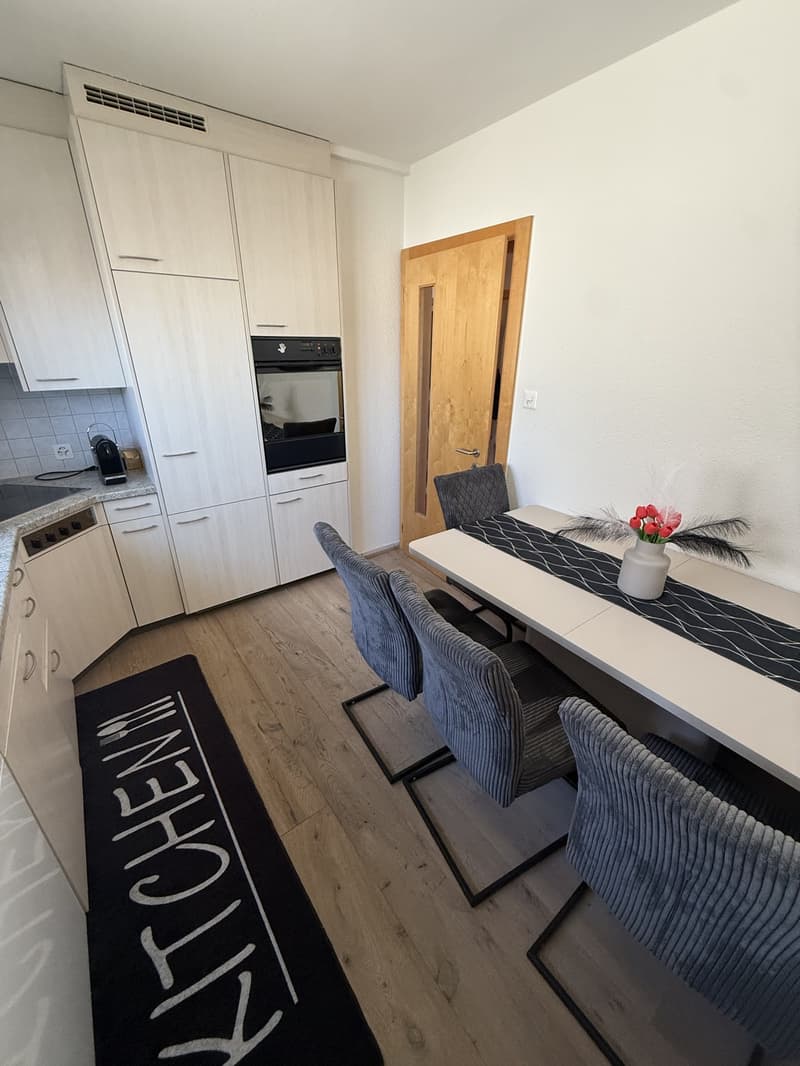 Charmante 4-Zimmer Altbauwohnung zu vermieten (13)