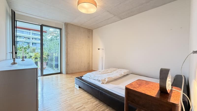 Möbliertes WG-Zimmer mit Balkon (2)