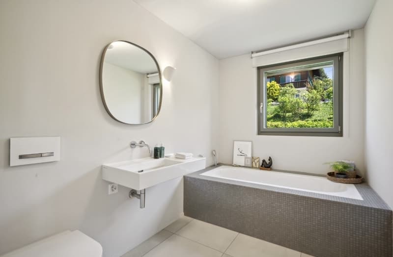 Hochwertige 3.5 Zi. Wohnung mit privatem Garten, Terrasse, Garage & Klimatisierung (4)