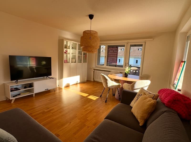 Modernes & helles WG-Zimmer mit Balkon und Top-ÖV-Anbindung (2)
